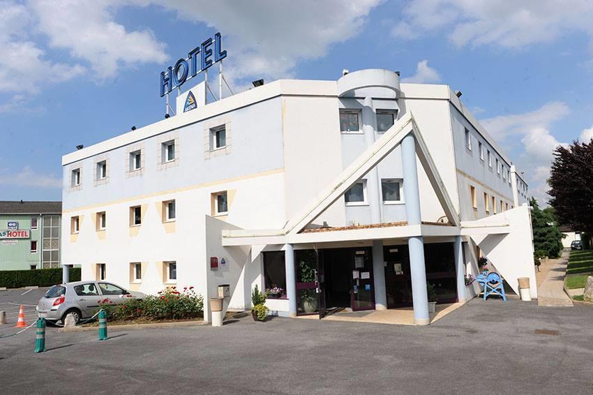 Crystal Hotel Gressy ภายนอก รูปภาพ